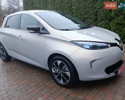 Серый Рено Зое, объемом двигателя 0 л и пробегом 108 тыс. км за 9400 $, фото 10 на Automoto.ua