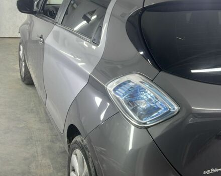 Серый Рено Зое, объемом двигателя 0 л и пробегом 115 тыс. км за 6900 $, фото 6 на Automoto.ua