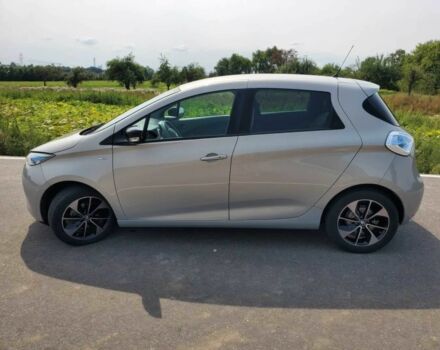 Серый Рено Зое, объемом двигателя 0 л и пробегом 69 тыс. км за 8500 $, фото 3 на Automoto.ua