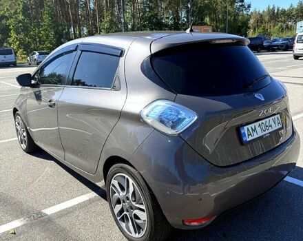 Серый Рено Зое, объемом двигателя 0 л и пробегом 200 тыс. км за 8500 $, фото 3 на Automoto.ua