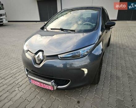 Серый Рено Зое, объемом двигателя 0 л и пробегом 95 тыс. км за 9750 $, фото 4 на Automoto.ua