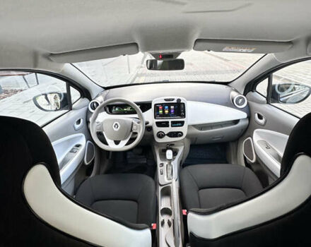 Серый Рено Зое, объемом двигателя 0 л и пробегом 137 тыс. км за 9450 $, фото 9 на Automoto.ua