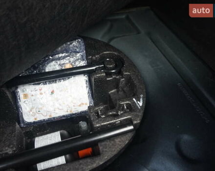 Серый Рено Зое, объемом двигателя 0 л и пробегом 182 тыс. км за 8200 $, фото 51 на Automoto.ua