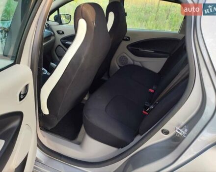 Серый Рено Зое, объемом двигателя 0 л и пробегом 158 тыс. км за 8100 $, фото 11 на Automoto.ua