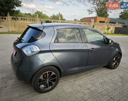 Серый Рено Зое, объемом двигателя 0 л и пробегом 95 тыс. км за 9750 $, фото 9 на Automoto.ua