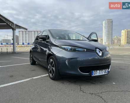 Серый Рено Зое, объемом двигателя 0 л и пробегом 160 тыс. км за 8700 $, фото 26 на Automoto.ua