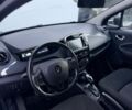 Серый Рено Зое, объемом двигателя 0 л и пробегом 86 тыс. км за 9500 $, фото 8 на Automoto.ua