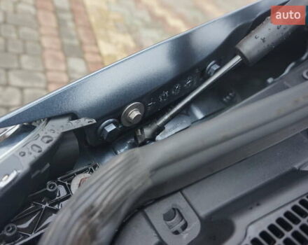 Серый Рено Зое, объемом двигателя 0 л и пробегом 182 тыс. км за 8200 $, фото 56 на Automoto.ua