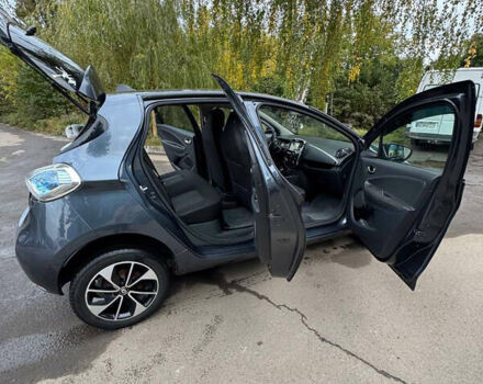 Серый Рено Зое, объемом двигателя 0 л и пробегом 113 тыс. км за 11200 $, фото 16 на Automoto.ua
