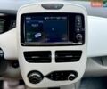 Серый Рено Зое, объемом двигателя 0 л и пробегом 117 тыс. км за 9600 $, фото 52 на Automoto.ua