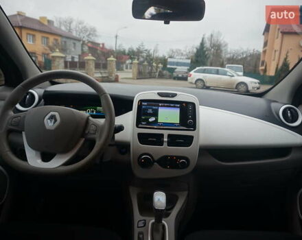 Серый Рено Зое, объемом двигателя 0 л и пробегом 182 тыс. км за 8200 $, фото 48 на Automoto.ua
