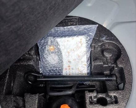 Серый Рено Зое, объемом двигателя 0 л и пробегом 108 тыс. км за 9400 $, фото 19 на Automoto.ua