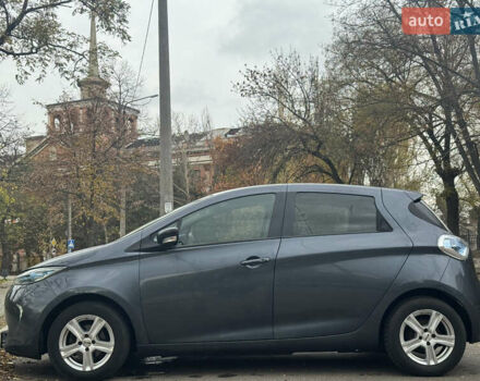Серый Рено Зое, объемом двигателя 0 л и пробегом 164 тыс. км за 10200 $, фото 5 на Automoto.ua