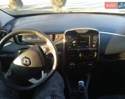 Серый Рено Зое, объемом двигателя 0 л и пробегом 115 тыс. км за 10500 $, фото 10 на Automoto.ua