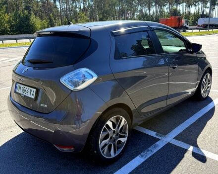 Серый Рено Зое, объемом двигателя 0 л и пробегом 200 тыс. км за 8500 $, фото 4 на Automoto.ua