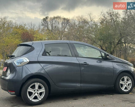 Серый Рено Зое, объемом двигателя 0 л и пробегом 164 тыс. км за 10200 $, фото 2 на Automoto.ua