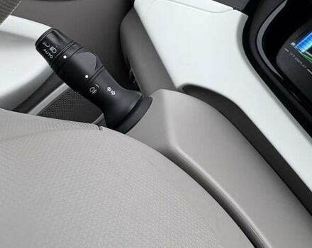 Серый Рено Зое, объемом двигателя 0 л и пробегом 62 тыс. км за 9500 $, фото 26 на Automoto.ua