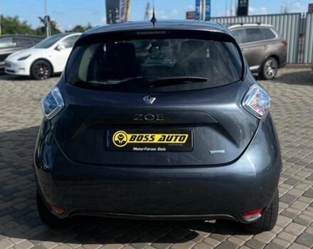 Серый Рено Зое, объемом двигателя 0 л и пробегом 48 тыс. км за 11500 $, фото 5 на Automoto.ua