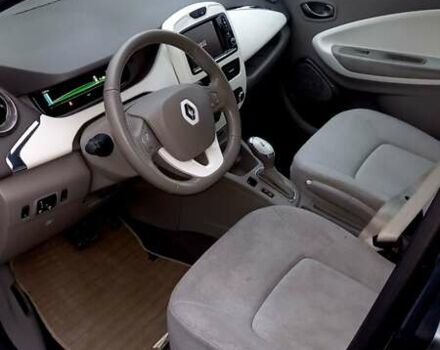 Серый Рено Зое, объемом двигателя 0 л и пробегом 79 тыс. км за 8900 $, фото 10 на Automoto.ua