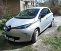 Серый Рено Зое, объемом двигателя 0 л и пробегом 310 тыс. км за 7500 $, фото 13 на Automoto.ua