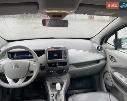 Серый Рено Зое, объемом двигателя 0 л и пробегом 150 тыс. км за 9700 $, фото 12 на Automoto.ua