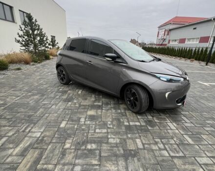 Серый Рено Зое, объемом двигателя 0 л и пробегом 85 тыс. км за 9400 $, фото 10 на Automoto.ua