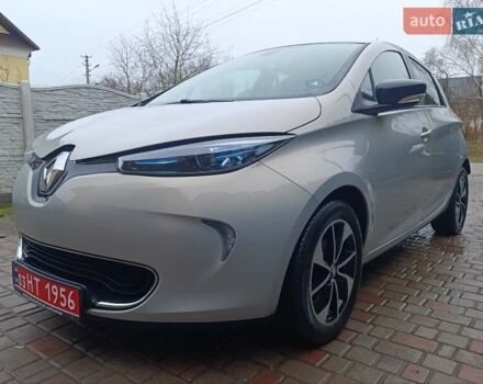 Серый Рено Зое, объемом двигателя 0 л и пробегом 108 тыс. км за 9400 $, фото 35 на Automoto.ua