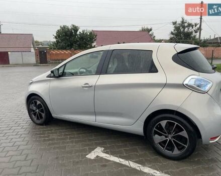 Серый Рено Зое, объемом двигателя 0 л и пробегом 150 тыс. км за 9700 $, фото 4 на Automoto.ua