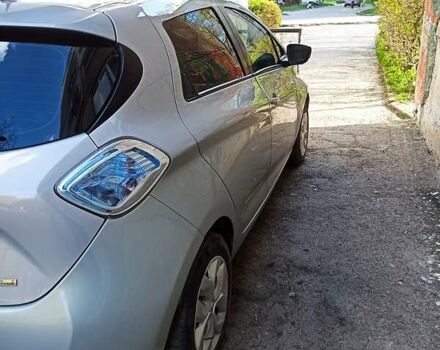 Серый Рено Зое, объемом двигателя 0 л и пробегом 310 тыс. км за 7500 $, фото 1 на Automoto.ua
