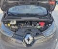 Серый Рено Зое, объемом двигателя 0 л и пробегом 98 тыс. км за 9500 $, фото 64 на Automoto.ua