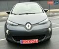 Серый Рено Зое, объемом двигателя 0 л и пробегом 62 тыс. км за 9500 $, фото 5 на Automoto.ua