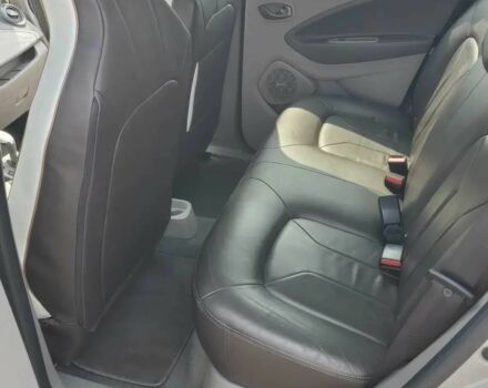 Серый Рено Зое, объемом двигателя 0 л и пробегом 69 тыс. км за 8500 $, фото 10 на Automoto.ua