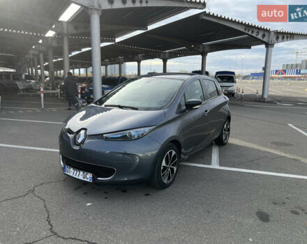 Серый Рено Зое, объемом двигателя 0 л и пробегом 160 тыс. км за 8700 $, фото 32 на Automoto.ua