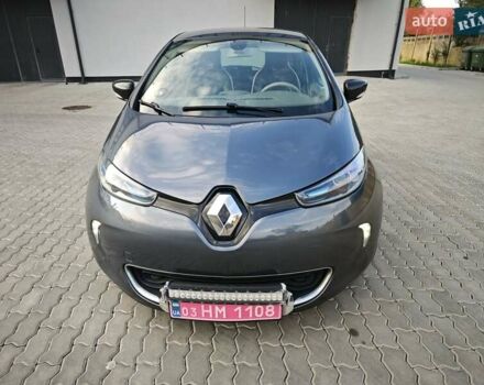 Серый Рено Зое, объемом двигателя 0 л и пробегом 95 тыс. км за 9750 $, фото 2 на Automoto.ua