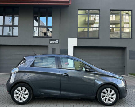 Серый Рено Зое, объемом двигателя 0 л и пробегом 137 тыс. км за 9450 $, фото 4 на Automoto.ua