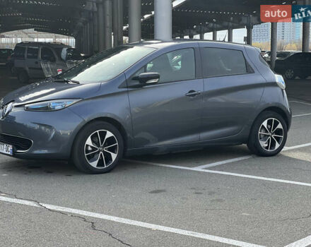 Серый Рено Зое, объемом двигателя 0 л и пробегом 160 тыс. км за 8700 $, фото 20 на Automoto.ua