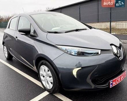 Серый Рено Зое, объемом двигателя 0 л и пробегом 62 тыс. км за 9500 $, фото 10 на Automoto.ua