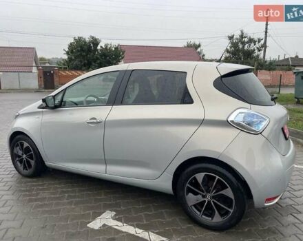 Серый Рено Зое, объемом двигателя 0 л и пробегом 150 тыс. км за 9700 $, фото 5 на Automoto.ua
