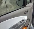 Серый Рено Зое, объемом двигателя 0 л и пробегом 310 тыс. км за 7500 $, фото 9 на Automoto.ua