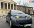 Серый Рено Зое, объемом двигателя 0 л и пробегом 164 тыс. км за 10650 $, фото 1 на Automoto.ua