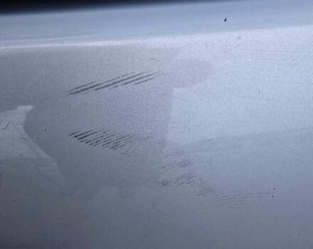 Серый Рено Зое, объемом двигателя 0 л и пробегом 97 тыс. км за 9700 $, фото 14 на Automoto.ua