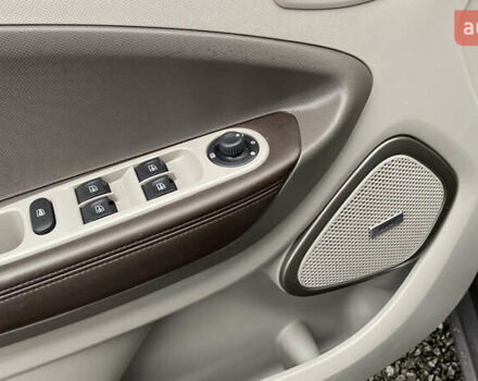 Сірий Рено Зое, об'ємом двигуна 0 л та пробігом 85 тис. км за 9600 $, фото 41 на Automoto.ua