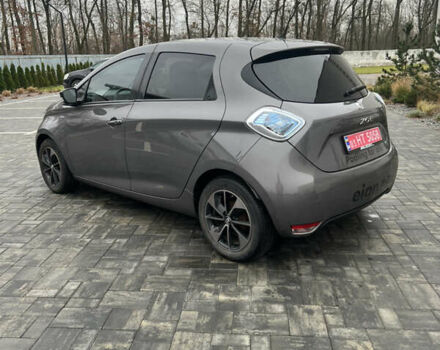 Серый Рено Зое, объемом двигателя 0 л и пробегом 85 тыс. км за 9400 $, фото 7 на Automoto.ua