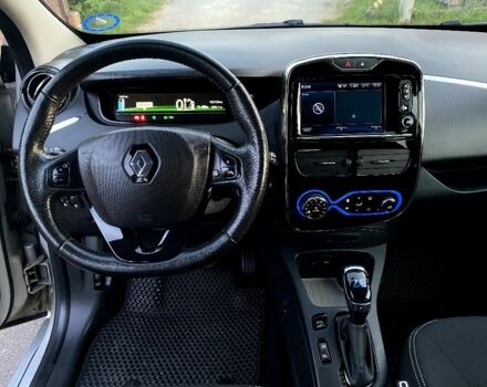 Сірий Рено Зое, об'ємом двигуна 0 л та пробігом 162 тис. км за 8900 $, фото 4 на Automoto.ua