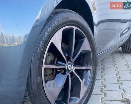 Серый Рено Зое, объемом двигателя 0 л и пробегом 123 тыс. км за 10450 $, фото 9 на Automoto.ua