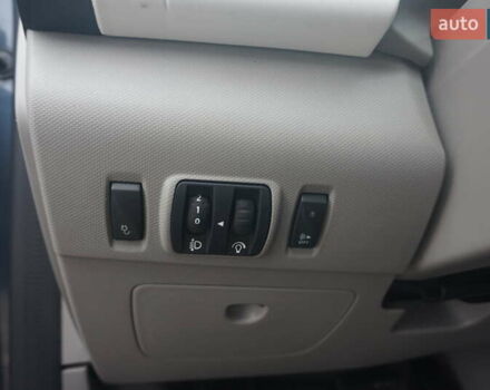 Серый Рено Зое, объемом двигателя 0 л и пробегом 182 тыс. км за 8200 $, фото 30 на Automoto.ua