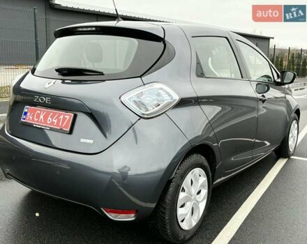 Серый Рено Зое, объемом двигателя 0 л и пробегом 62 тыс. км за 9500 $, фото 7 на Automoto.ua