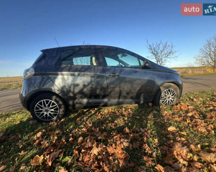 Серый Рено Зое, объемом двигателя 0 л и пробегом 108 тыс. км за 8500 $, фото 50 на Automoto.ua