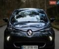 Серый Рено Зое, объемом двигателя 0 л и пробегом 96 тыс. км за 10000 $, фото 1 на Automoto.ua