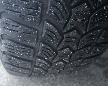 Серый Рено Зое, объемом двигателя 0 л и пробегом 97 тыс. км за 9700 $, фото 21 на Automoto.ua